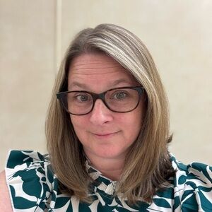 Meet your Posher, Julie